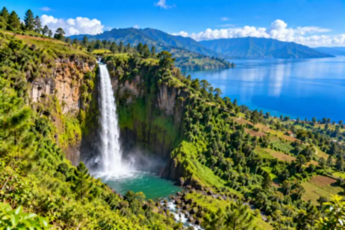 Air Terjun Sipiso-piso, Keajaiban Alam yang Menawan di Utara Tasik Toba