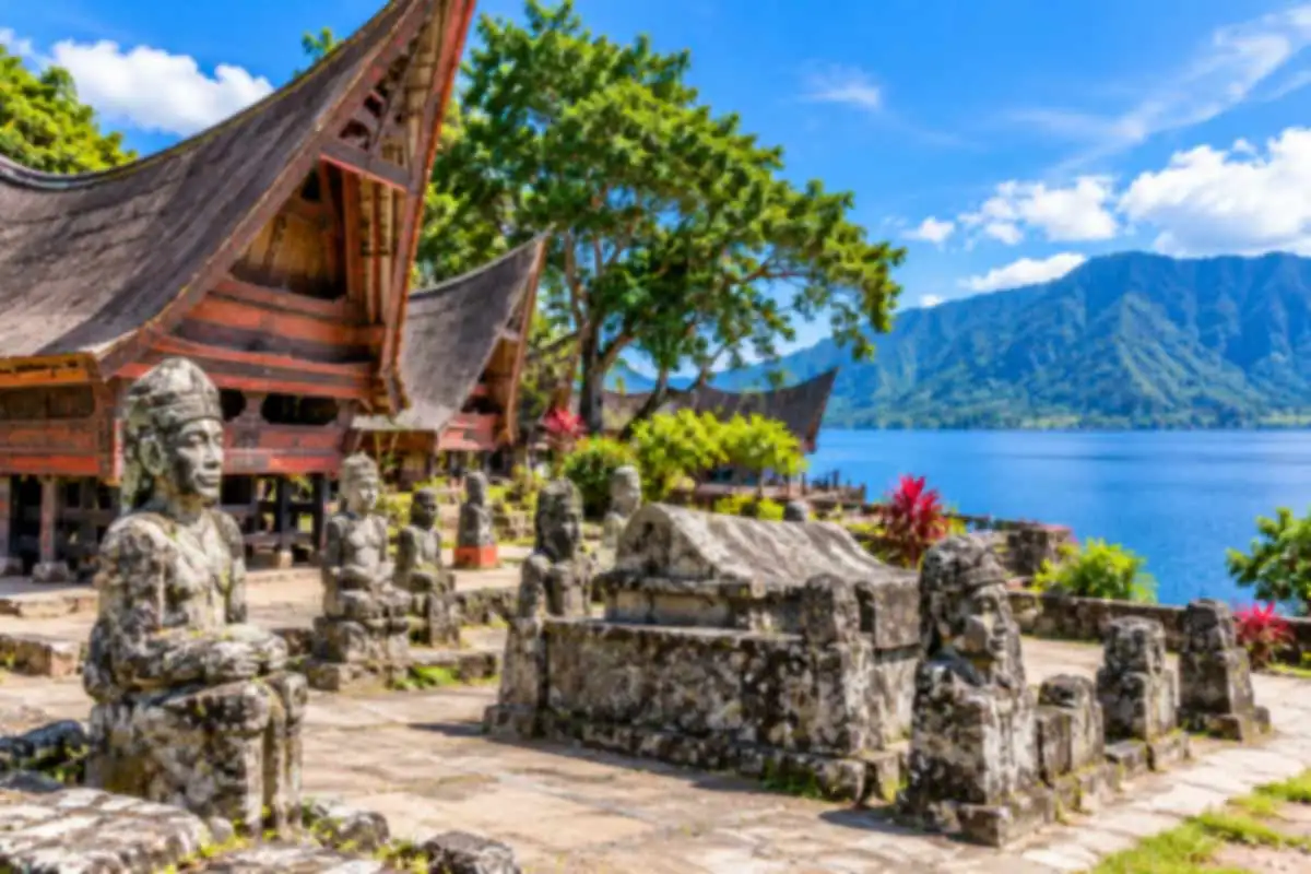 Desa Wisata Tomok: Destinasi Budaya dan Sejarah yang Menarik di Pulau Samosir, Danau Toba
