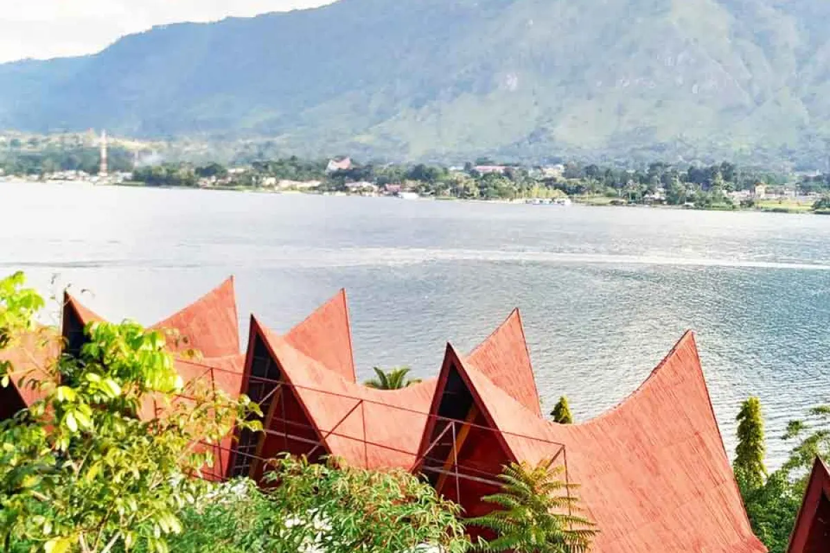 Lapangan Terbang Kualanamu – Parapat – Pulau Samosir
