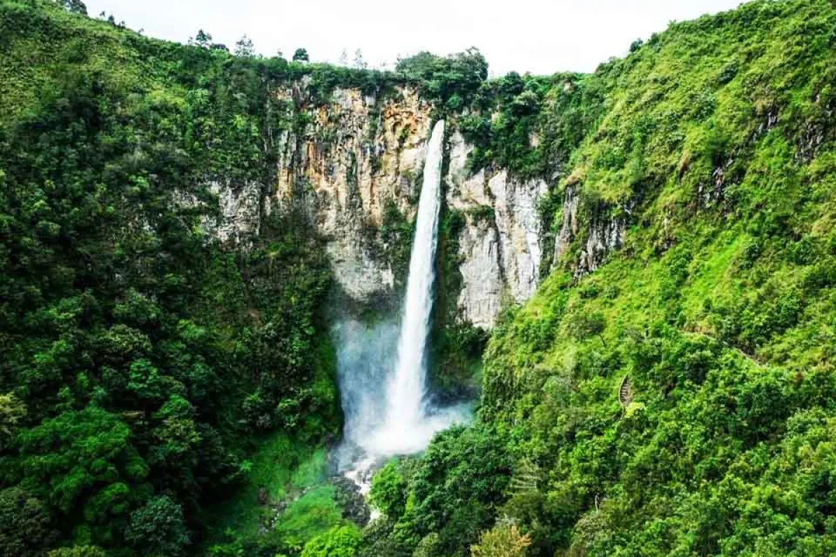 Berastagi – Air Terjun Sipiso-piso – Parapat – Tasik Toba